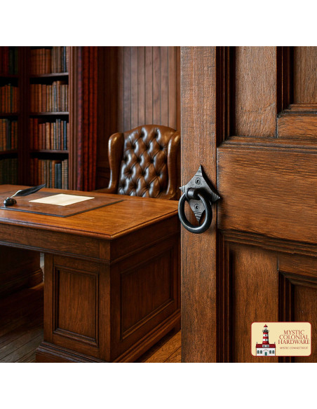 Puxador medieval em ferro fundido...