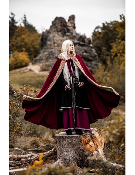 Capa vikinga modelo Fjell em pele...