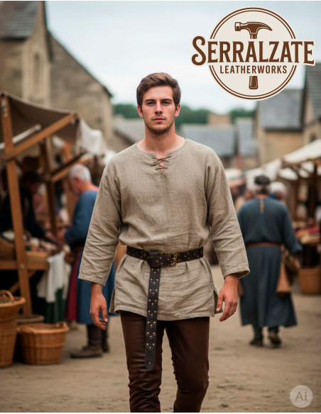 Cinturão viking de couro com escamas...