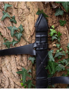 A bainha para espada em madeira recoberta, modelo Malden. 2