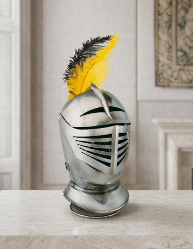 Capacete de guerreiro liso do século XVI