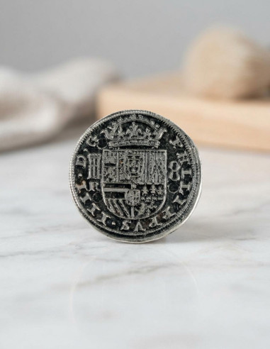 Moeda de prata 8 reais, 3,5 cms.