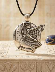 Pingente egípcio, Ísis alado