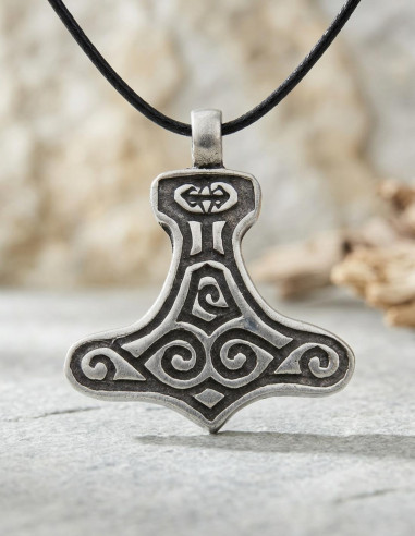 Pingente Viking com acabamento envelhecido