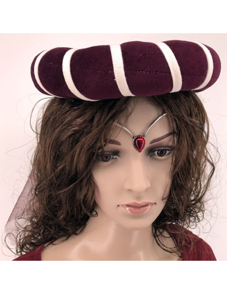 Tiara com pérolas de cristal