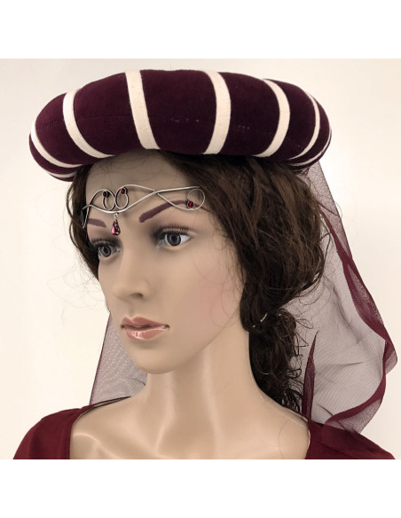 Tiara com pérolas de cristal