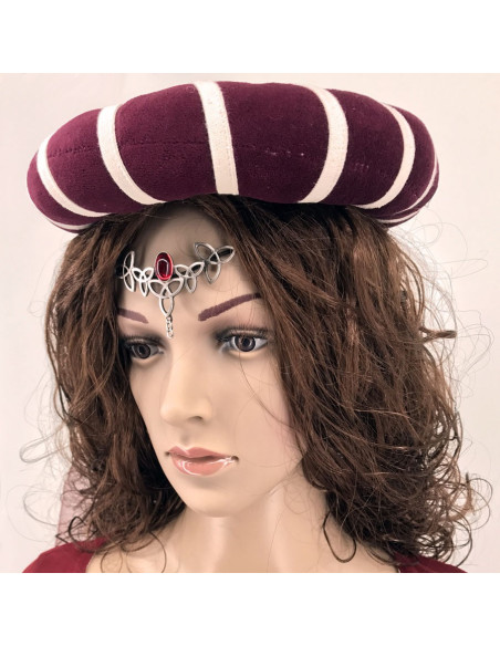 Tiara com pérolas de cristal