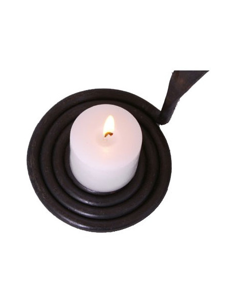 castiçal forjado à mão