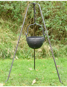 caldeirão medieval rebitado 2