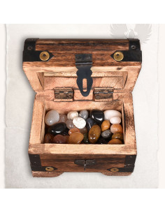 Arca medieval com pedras coloridas (10x7 cms.) 2