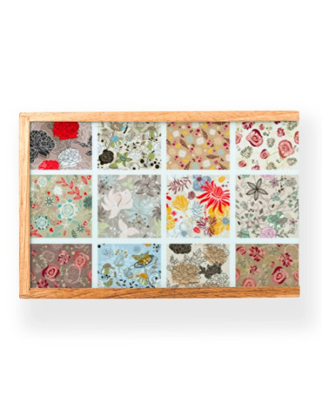 Caixa de jogo medieval: cartas, ioiô, dominó, palitos, bolinhas de gude, valetes