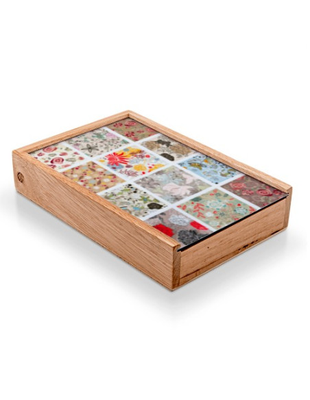 Caixa de jogo medieval: cartas, ioiô, dominó, palitos, bolinhas de gude, valetes