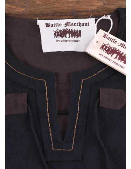 Túnica medieval marrom-preta com mangas destacáveis