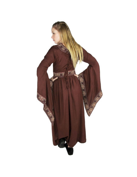 Vestido de nobreza medieval, vermelho bordô