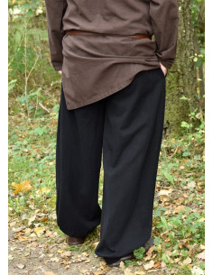 Calças medievais largas, Hermann