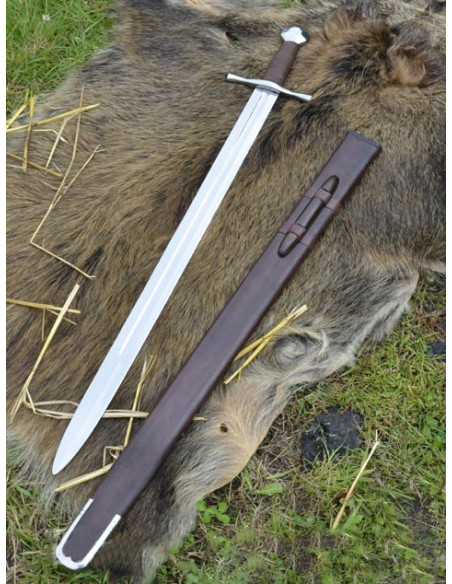 Espada cruzada com pomo octogonal