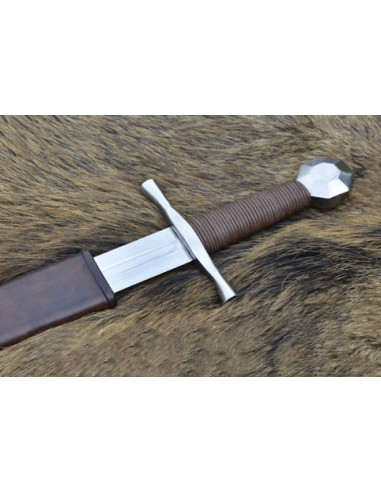 Espada cruzada com pomo octogonal