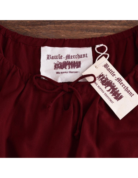 Ana vestido medieval, vinho tinto