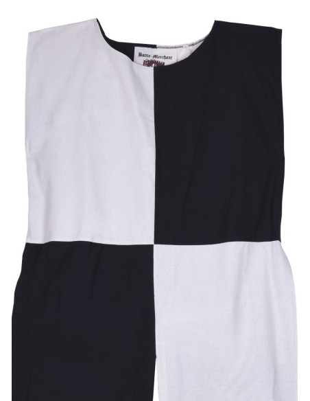 Sobretudo medieval esquartejado preto e branco