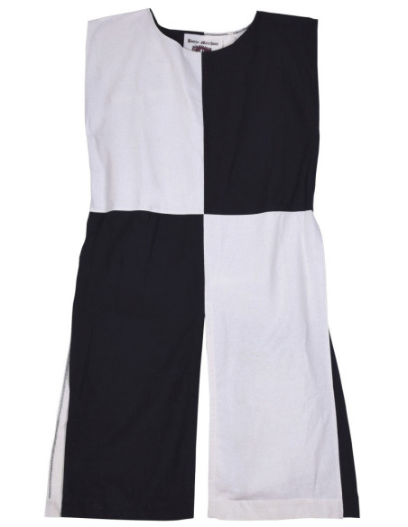 Sobretudo medieval esquartejado preto e branco