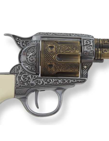 Revólver Colt 45 PeaceMaker, punho de búfalo, 27 cms.