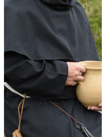 capuz medieval Benedikt