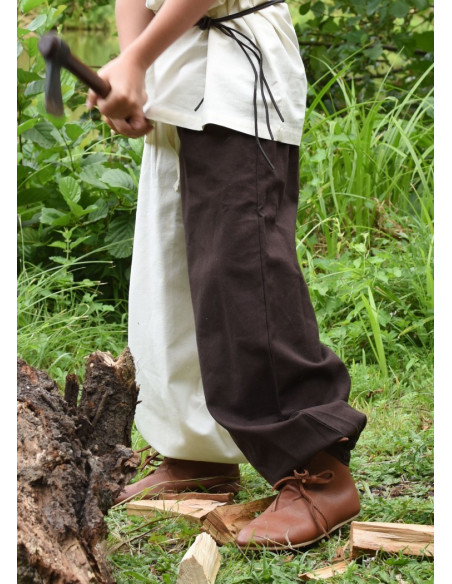 Calças largas de menino, Thore