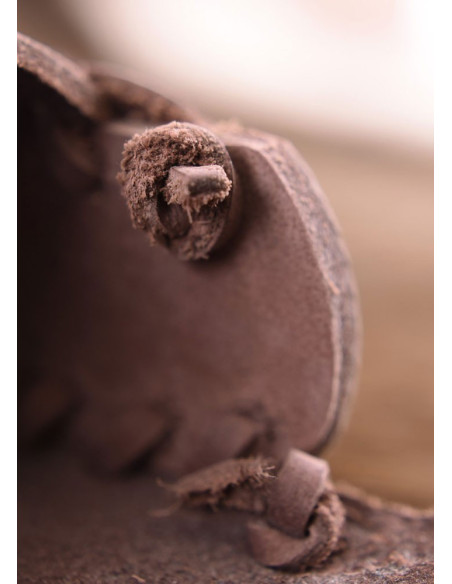 Bolsa medieval com duas fivelas