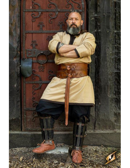 Cinto medieval largo, fecho duplo