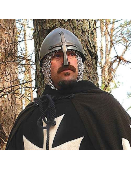 Capacete normando com protetor de nariz