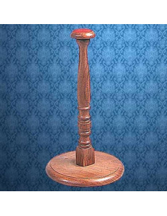 Expositor de madeira para capacetes