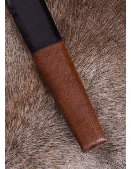 Espada cruzada com bainha de couro