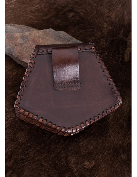 Bolsa de couro com cruz celta