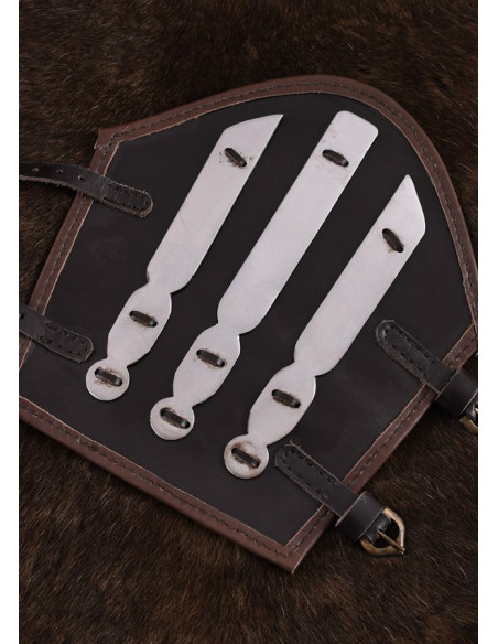 Bracelete de couro reforçado com metal