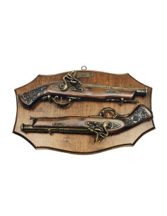 panóplia de madeira com pistolas