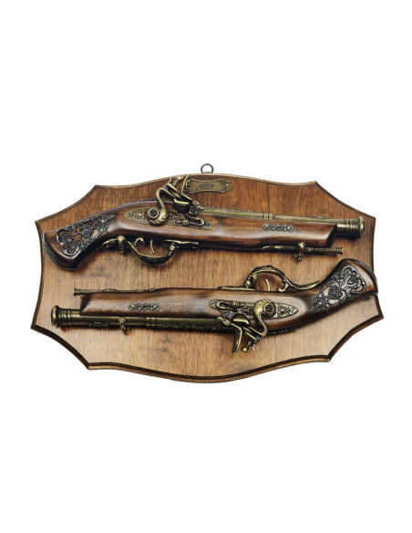 panóplia de madeira com pistolas