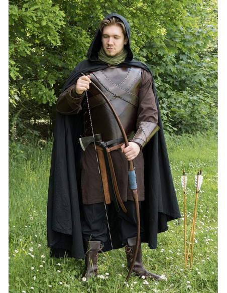 Armadura de couro com reforços cruzados