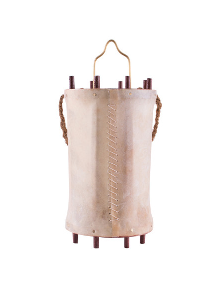 Lanterna-lanterna medieval em madeira...