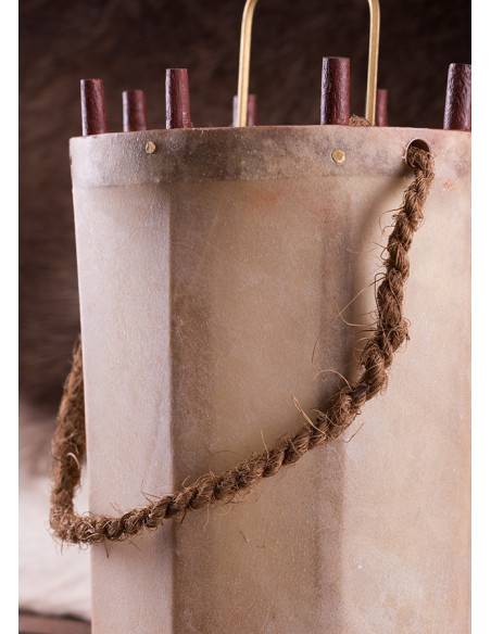 Lanterna-lanterna medieval em madeira...