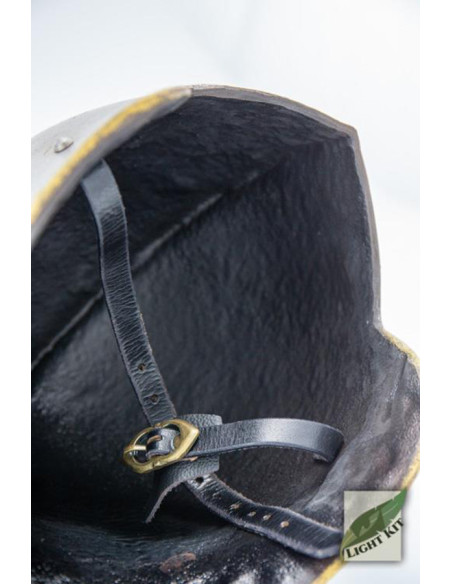 Capacete de Cavaleiro Medieval em...