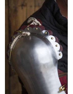 Ombreiras do Paladino, acabamento em couro vermelho 2