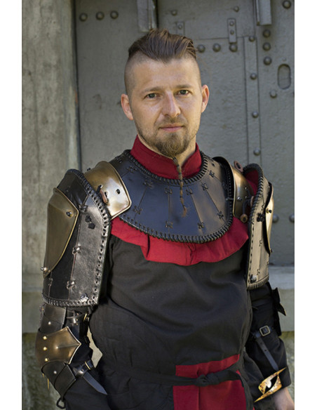 Gorget e ombreiras do Noble Knight,...