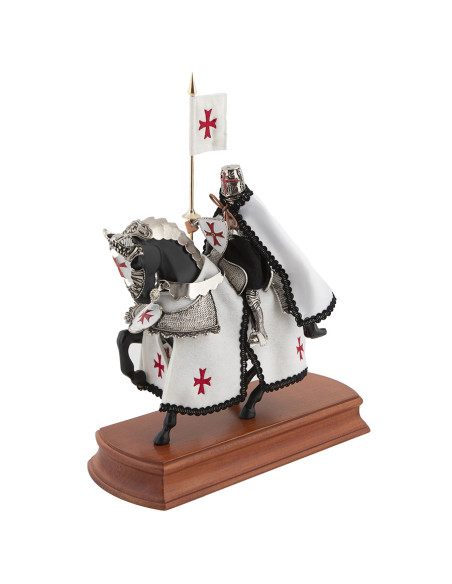 Armadura a cavalo com Estandarte dos...