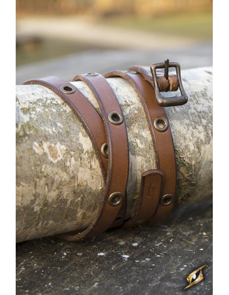 Pulseira em couro marrom com várias...