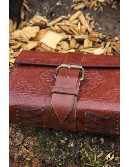 Pequeno diário com capa de couro,...