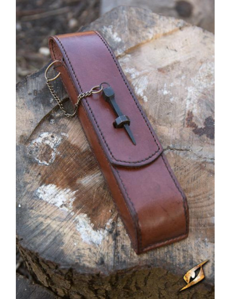 Talheres medievais com tampa marrom:...