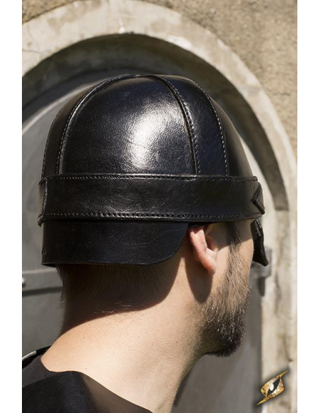 Capacete medieval de spangenhelm em...