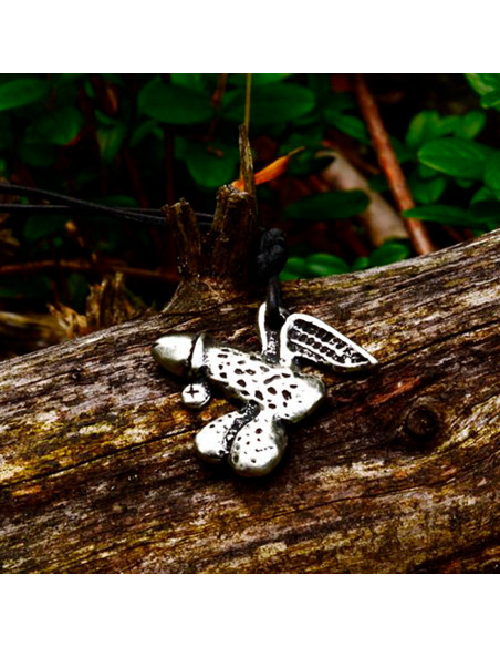 Pingente medieval e amuleto fálico alado