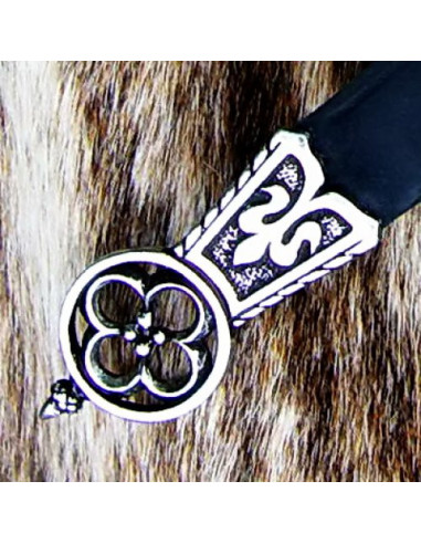 Cinto longo medieval de flores com fivela dupla, séculos 13 a 15
