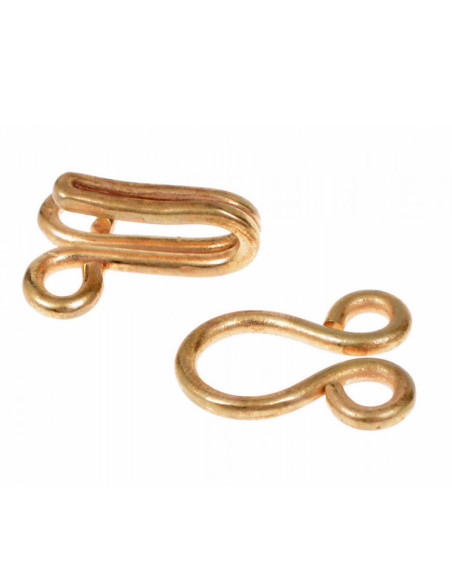 Fecho de vestido ou capa medieval e...